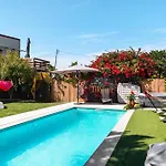 Casa T3 Com Piscina Perto Da Nyaraló