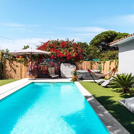 Casa T3 Com Piscina Perto Da Vakantiehuis Charneca (Setubal)