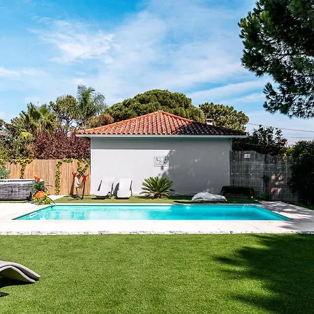 Casa T3 Com Piscina Perto Da Casa de Férias