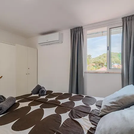 Casa T3 Com Piscina Perto Da *